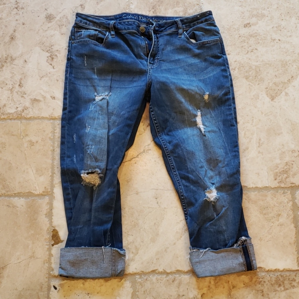 Calvin Klein distressed boyfriend capris